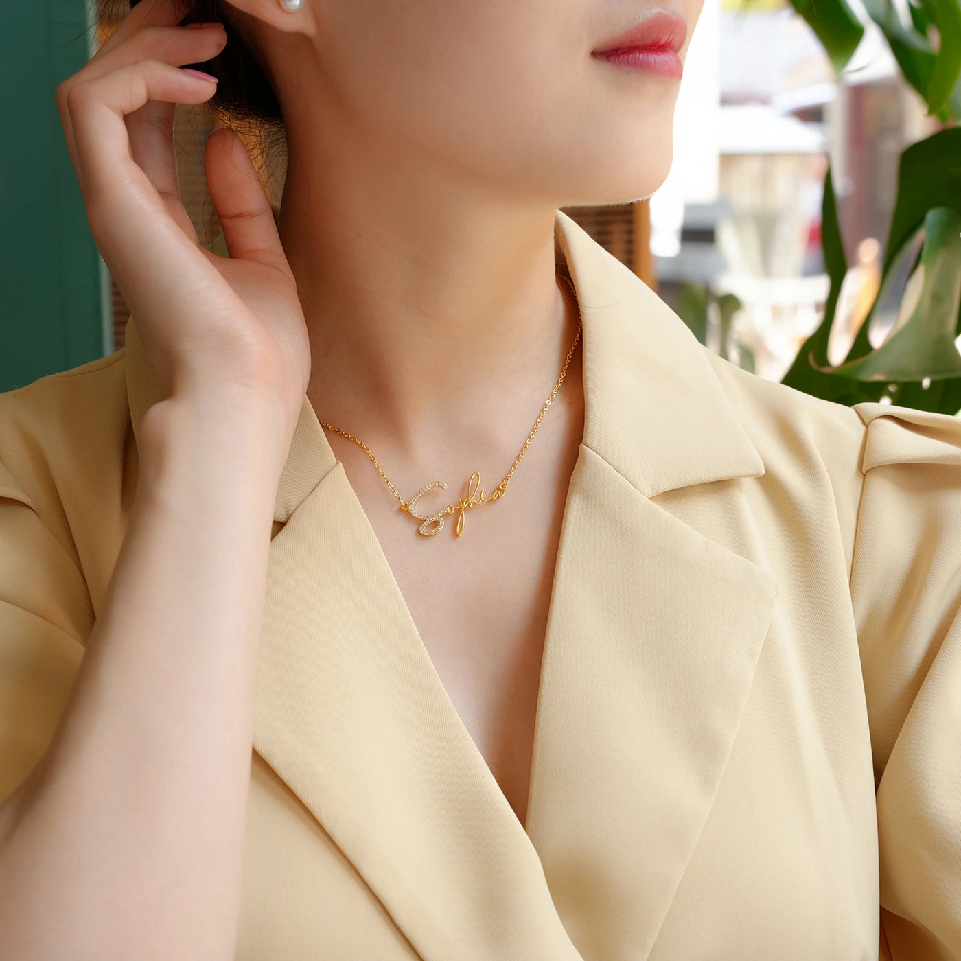 Personalisiertes Namenshalsband "Golden Grace"