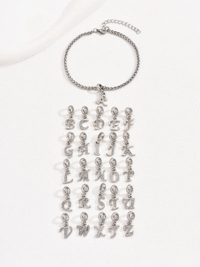 Geschichtetes Initial-Knöchelarmband mit schwarzer Schnur – Vintage-Chic für jeden Anlass