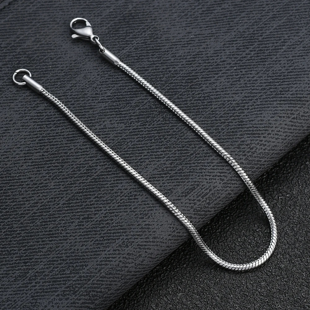 Minimalistisches Edelstahlarmband mit Schlangenkette