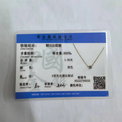 Minimalistische Halskette mit funkelndem Solitaire-Kristall