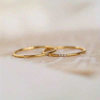 Zarter vergoldeter Edelstahlring mit funkelnden Zirkonia – Eleganz in Minimalismus