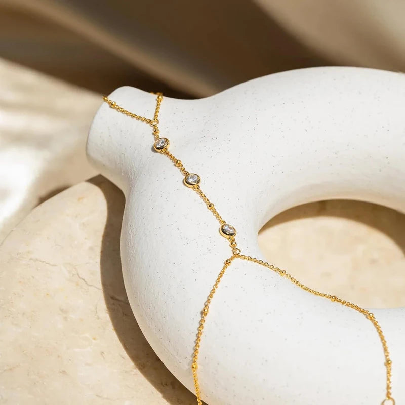 Elegantes Handkettchen mit Strassakzenten