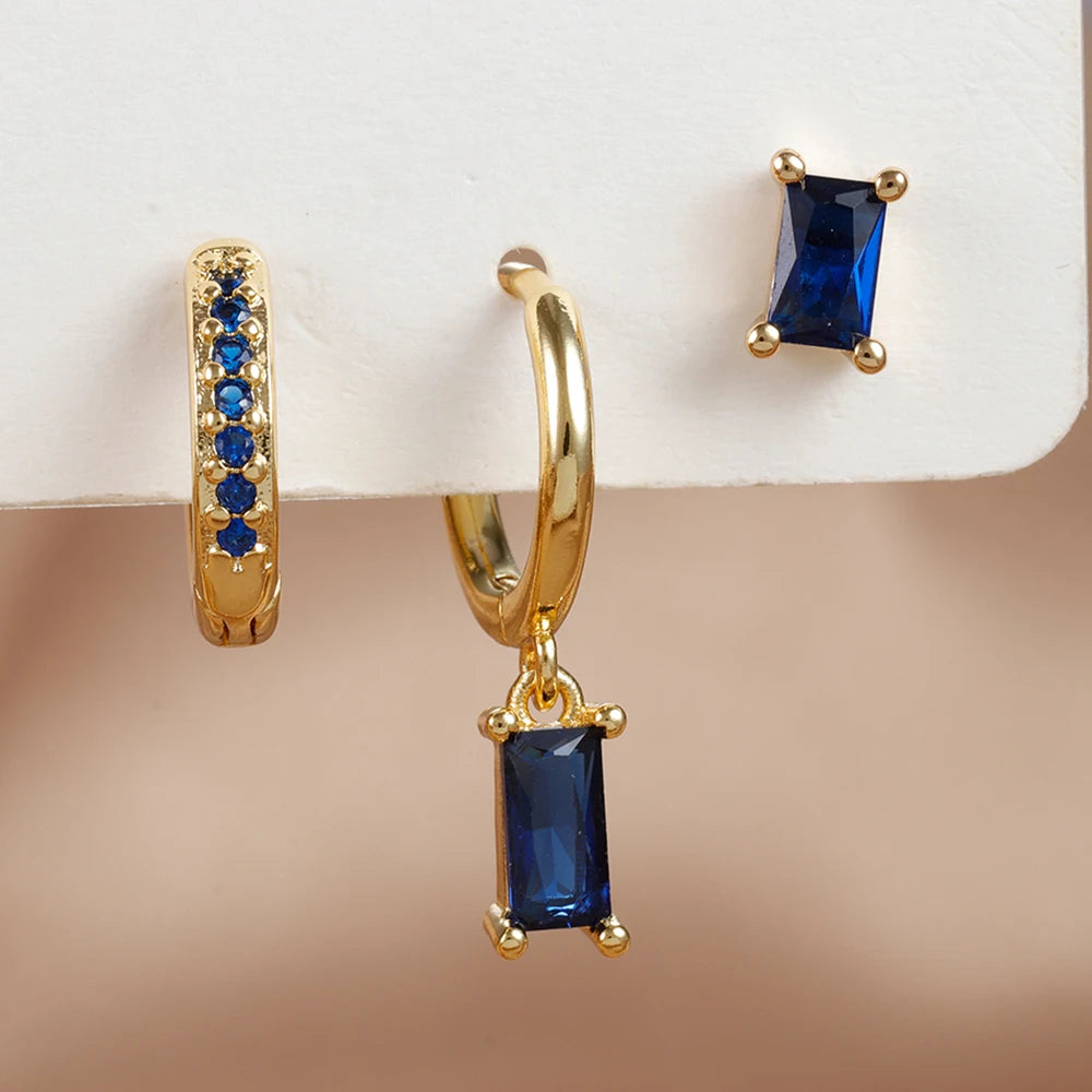 Goldene Eleganz – Ohrring-Set mit funkelndem Anhänger