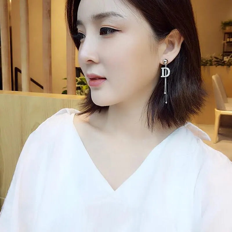 Glamouröse "D"-Statement Ohrringe