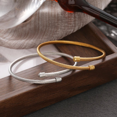 Offener Edelstahl-Armreif im Vintage-Design