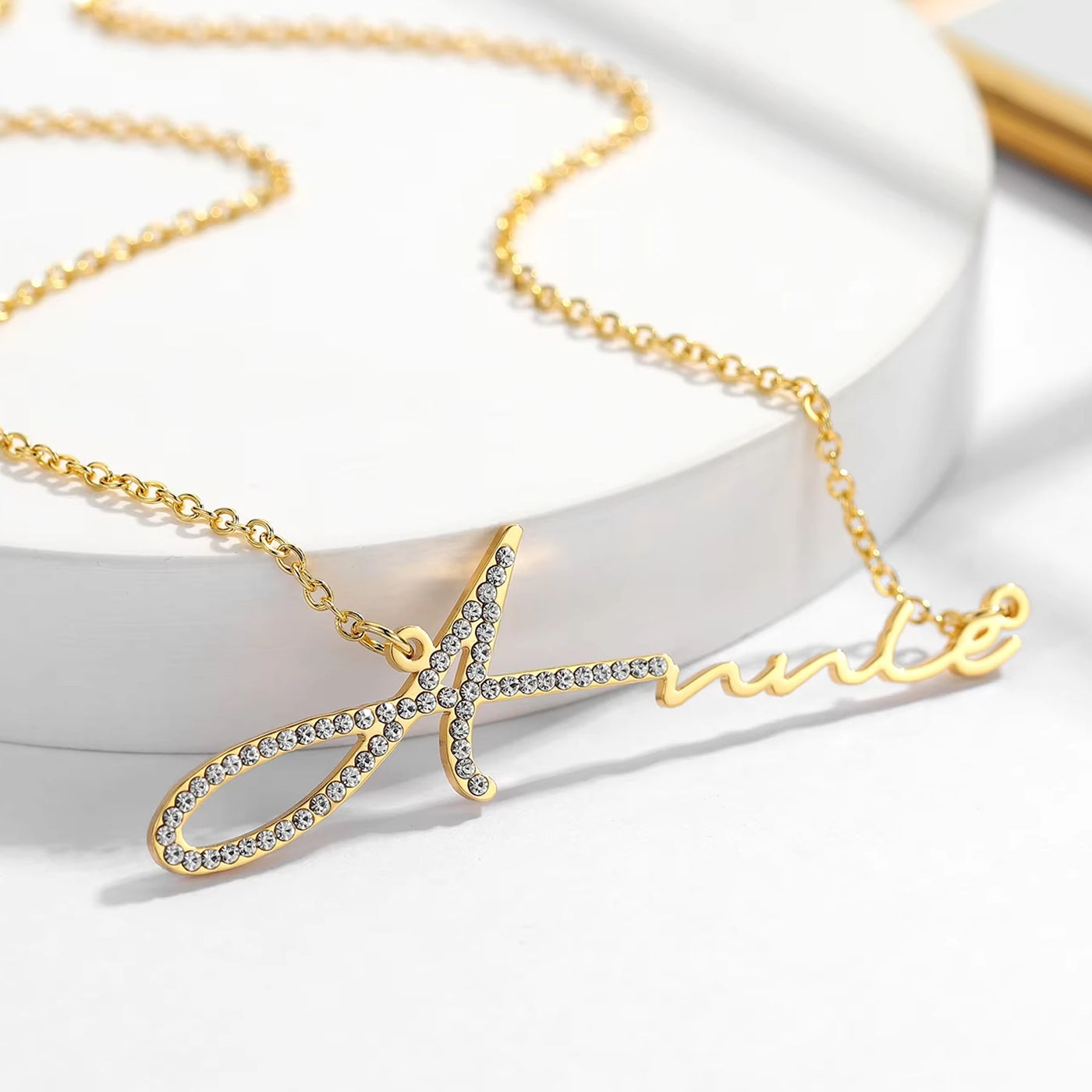 Personalisiertes Namenshalsband "Golden Grace"