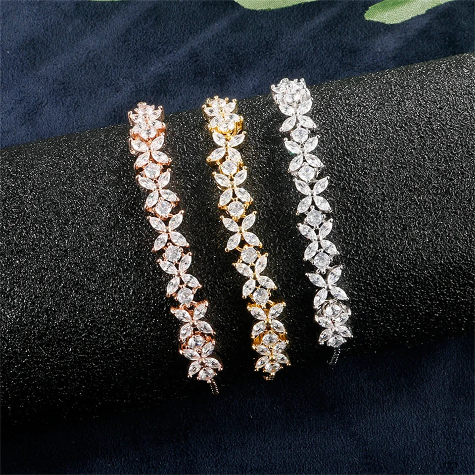 Strahlende Eleganz – Armband mit funkelnden Zirkonia-Steinen