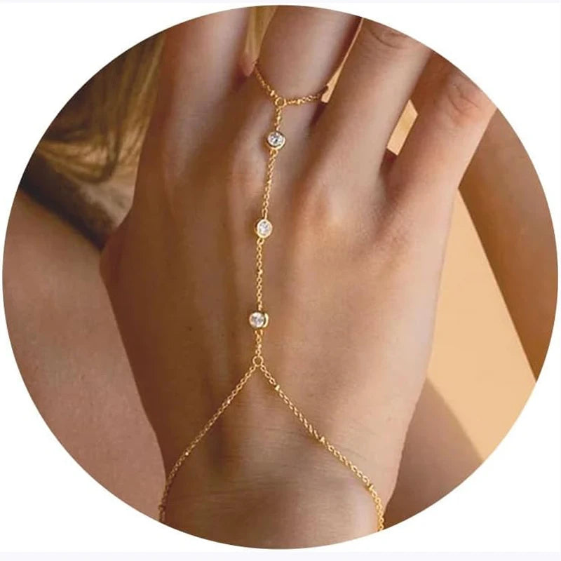 Elegantes Handkettchen mit Strassakzenten