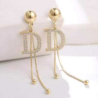 Glamouröse "D"-Statement Ohrringe