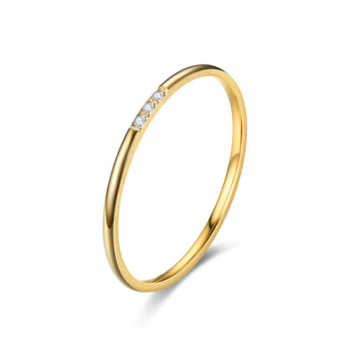 Zarter vergoldeter Edelstahlring mit funkelnden Zirkonia – Eleganz in Minimalismus