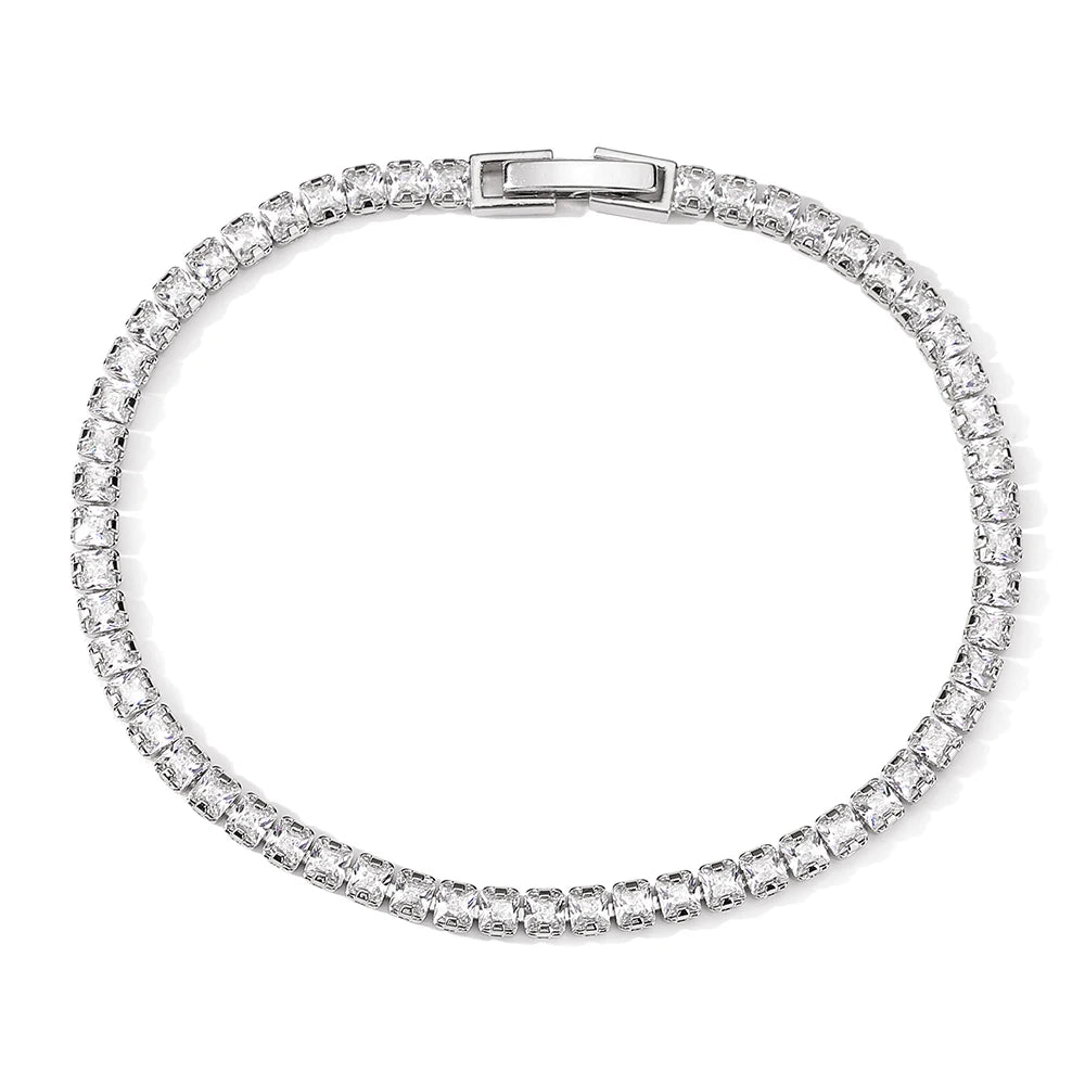 Tennisarmband mit funkelnden Zirkonia-Steinen