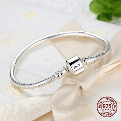Zeitlose Schönheit: Schlangenarmband aus 925er Silber