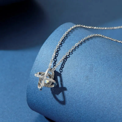 Celestial Bloom – Sternförmiger Anhänger mit Zirkonia