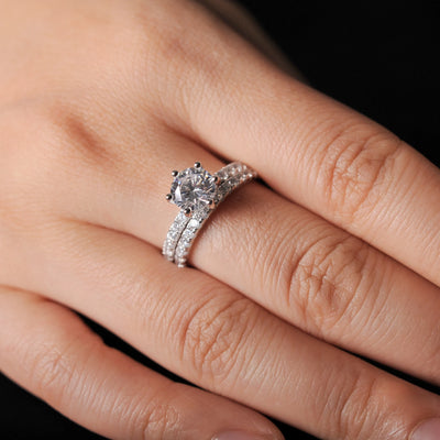 925 Sterling Silber Verlobungsring mit 1,5 ct Rundschliff-Solitär-Zirkonia – Klassische Eleganz für den besonderen Moment