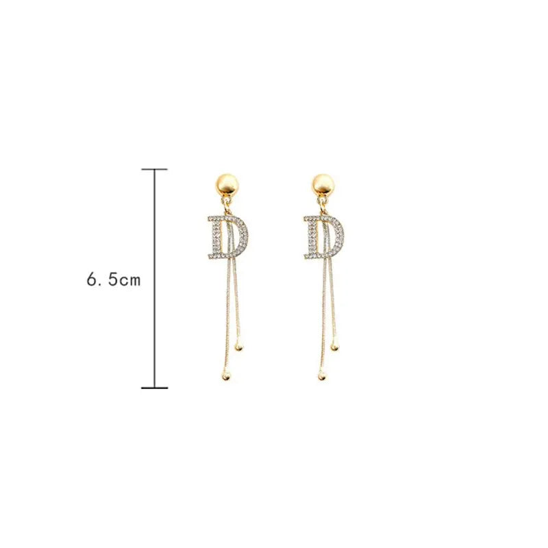 Glamouröse "D"-Statement Ohrringe