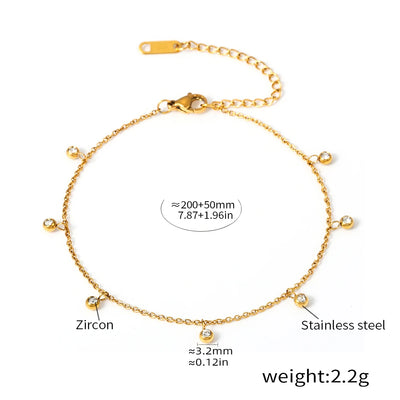 Vergoldete Fußkette mit funkelnden Zirkonia-Anhängern