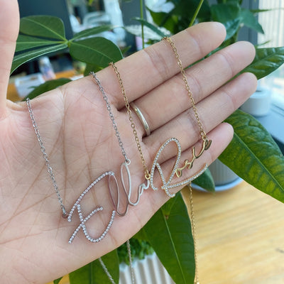 Personalisiertes Namenshalsband "Golden Grace"